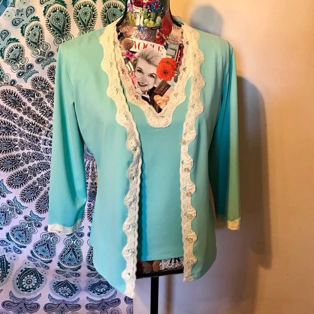 2pc Stretchy Cardigan w/Camisole Lace Trim EUC